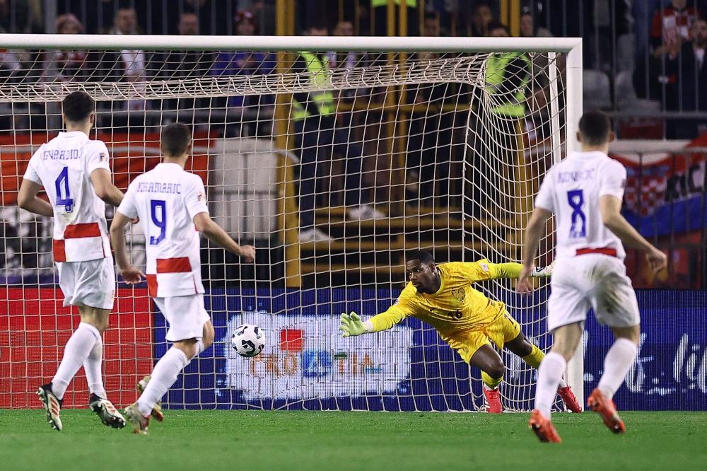 2025成都乒联混团世界杯，中国8-0胜韩，日8-3胜德，张本智和状态不佳，恐难晋级决赛。